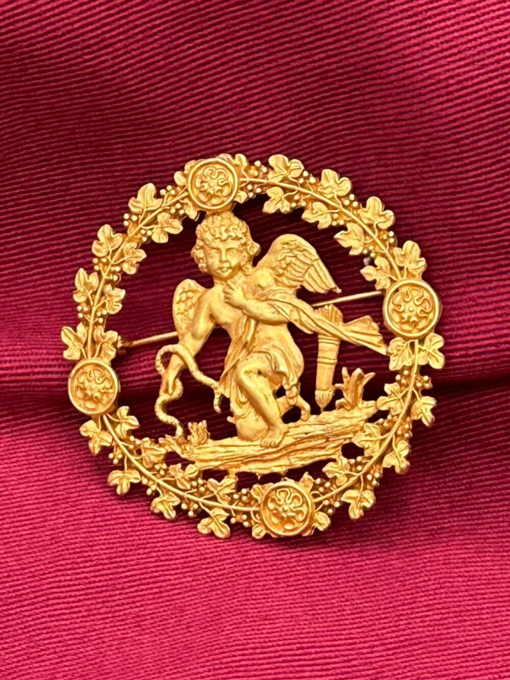 VTG Blanca Cherub Wreath Matte Gold-Plated Brooch